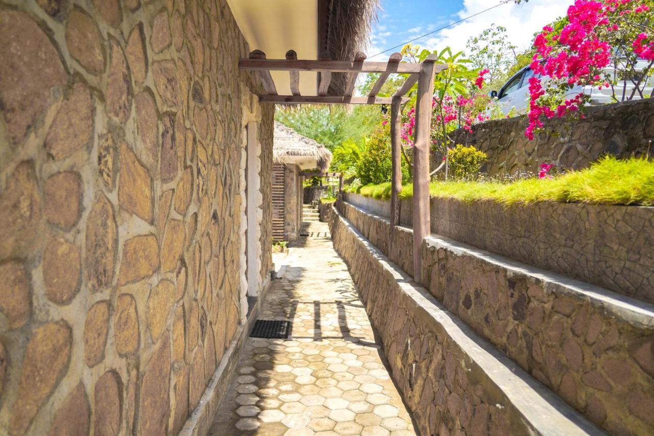 Theodor Hotel Labuan Bajo Ngoại thất bức ảnh