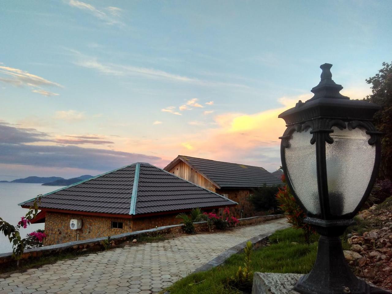 Theodor Hotel Labuan Bajo Ngoại thất bức ảnh